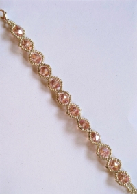 إسوارة من الخرز 